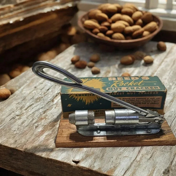Old Reed's Nut Cracker Model-300 Original Box Made U.S.A 1950s Working Condition - Picture 1 of 16